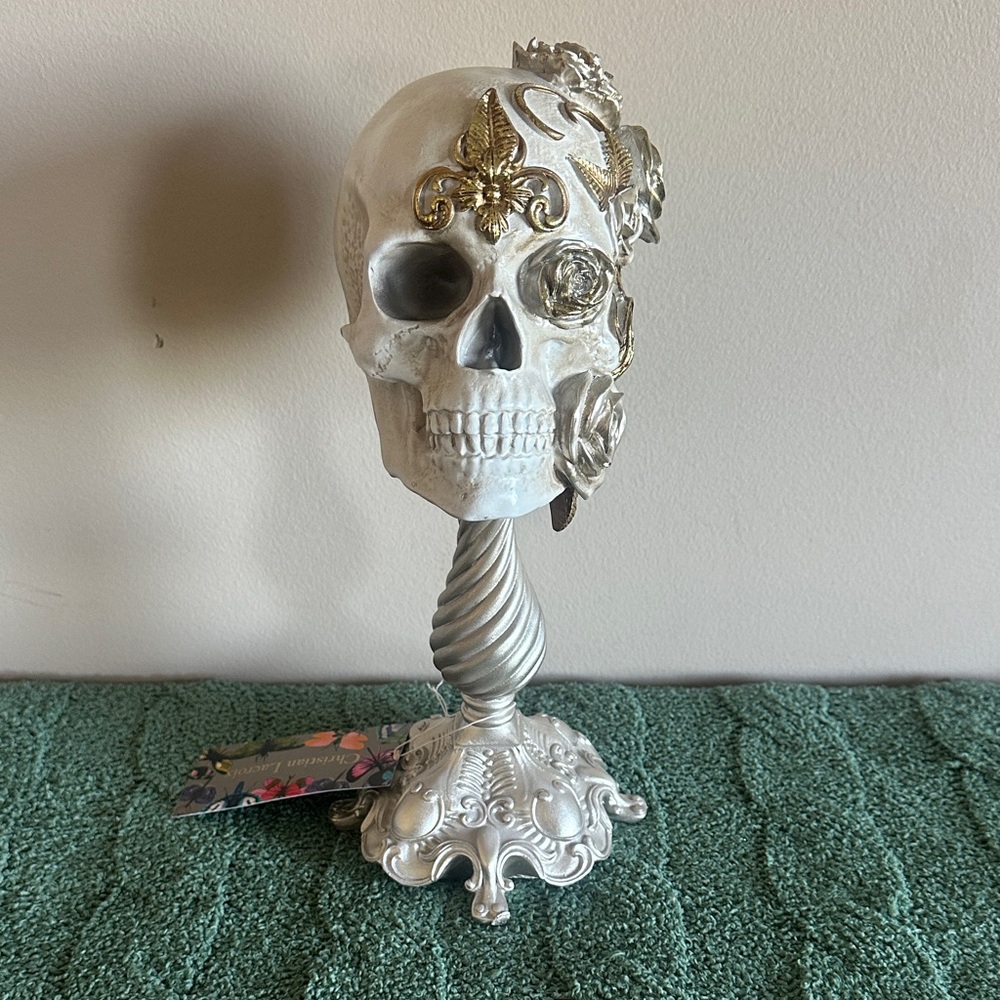 Christian Lacroix Halloween Skull 💀 Decor Pedestal Ivory Gold & Silver NEW!